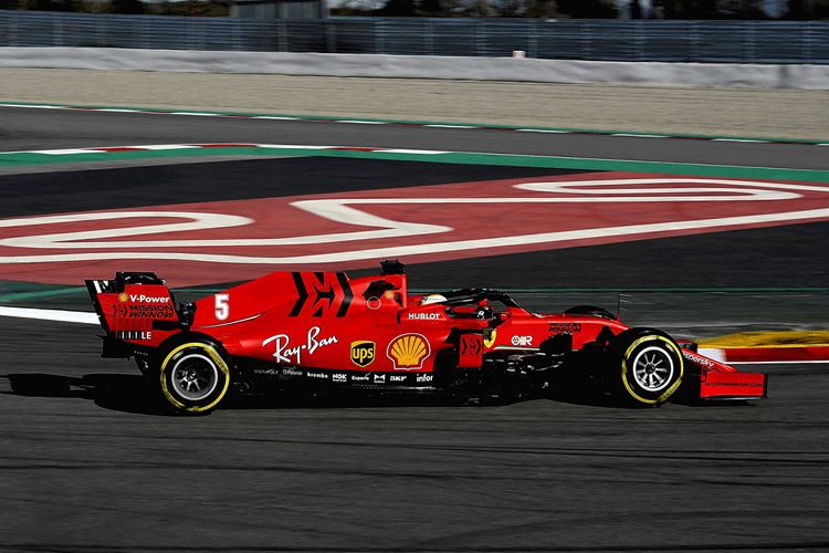 Vettel coloca Ferrari na frente no 5 dia de testes e Hamilton tem problemas
